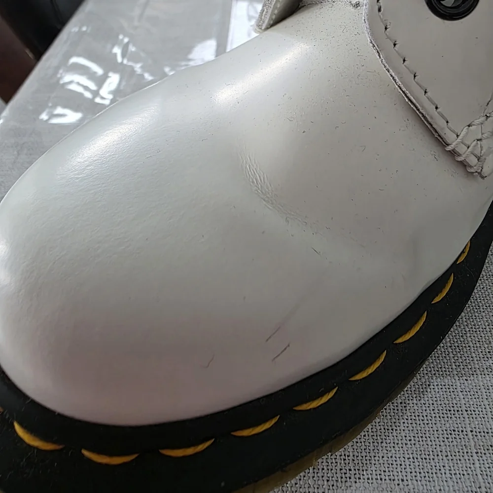 White Lace-Up Boots Dr. Martens Air Wair AW004 Size 7 - Picture 5 of 11